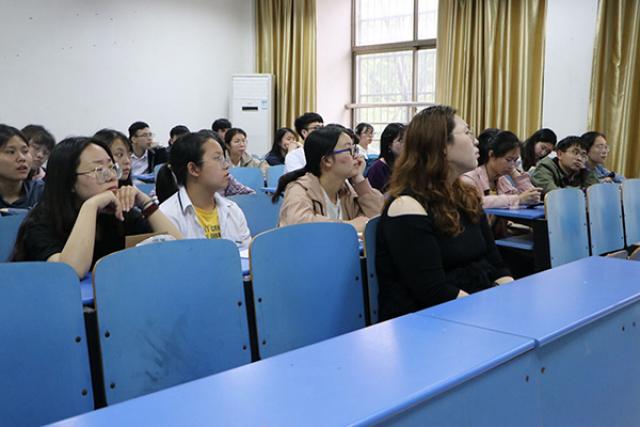 首页 团学动态 经验同分享,交流促进步在交流会上马近斐学长妙语